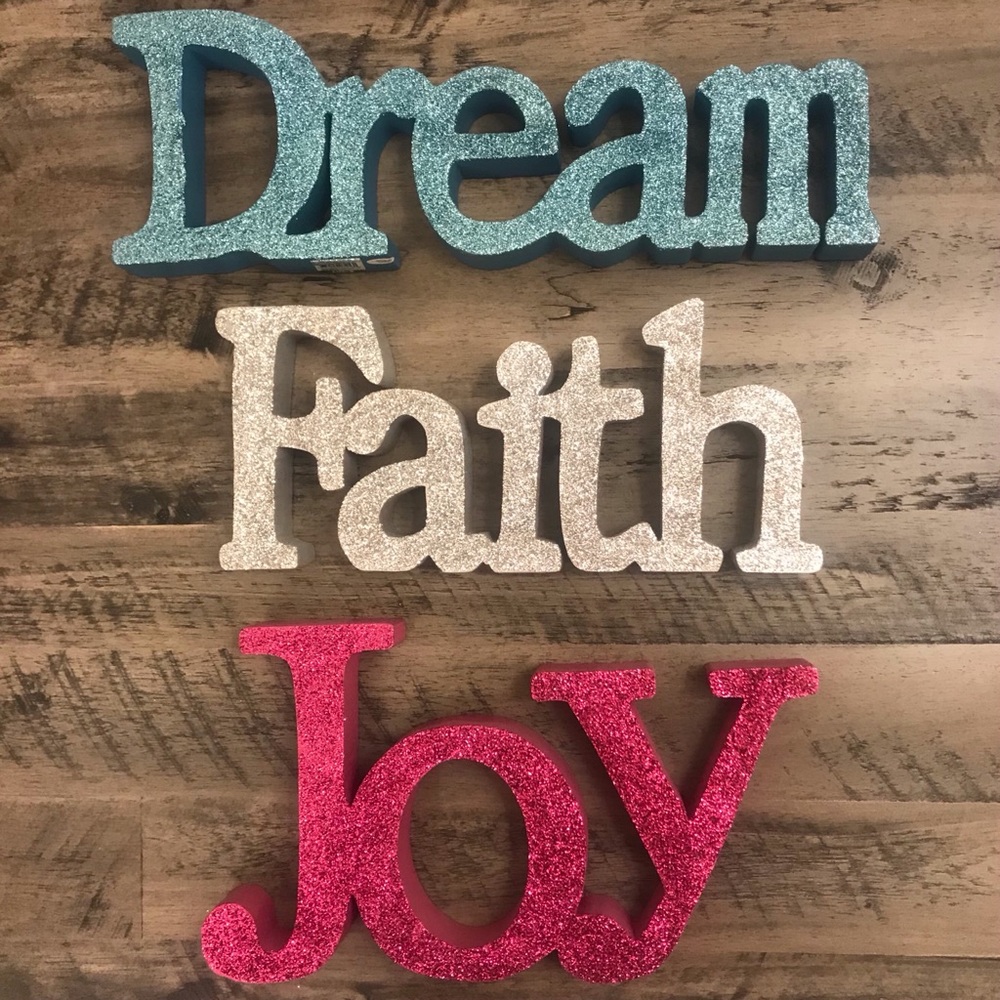 THE TRIMMERRY decor *Faith Joy Dream*
